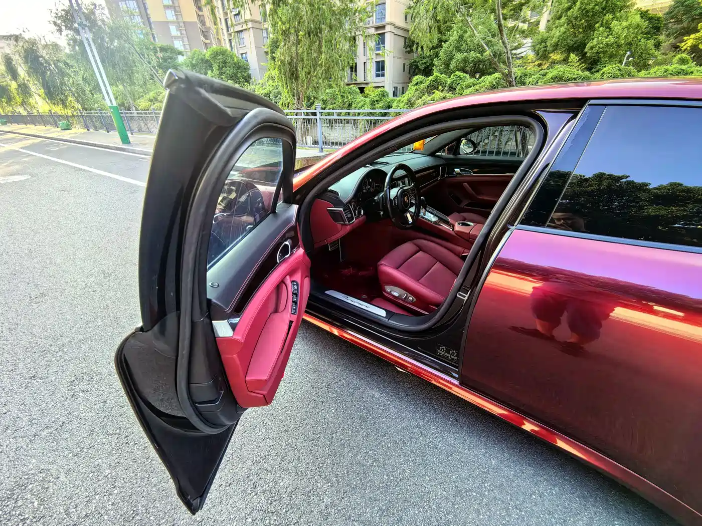 Porsche Panamera 2014 Panamera 3.0T фото 16
