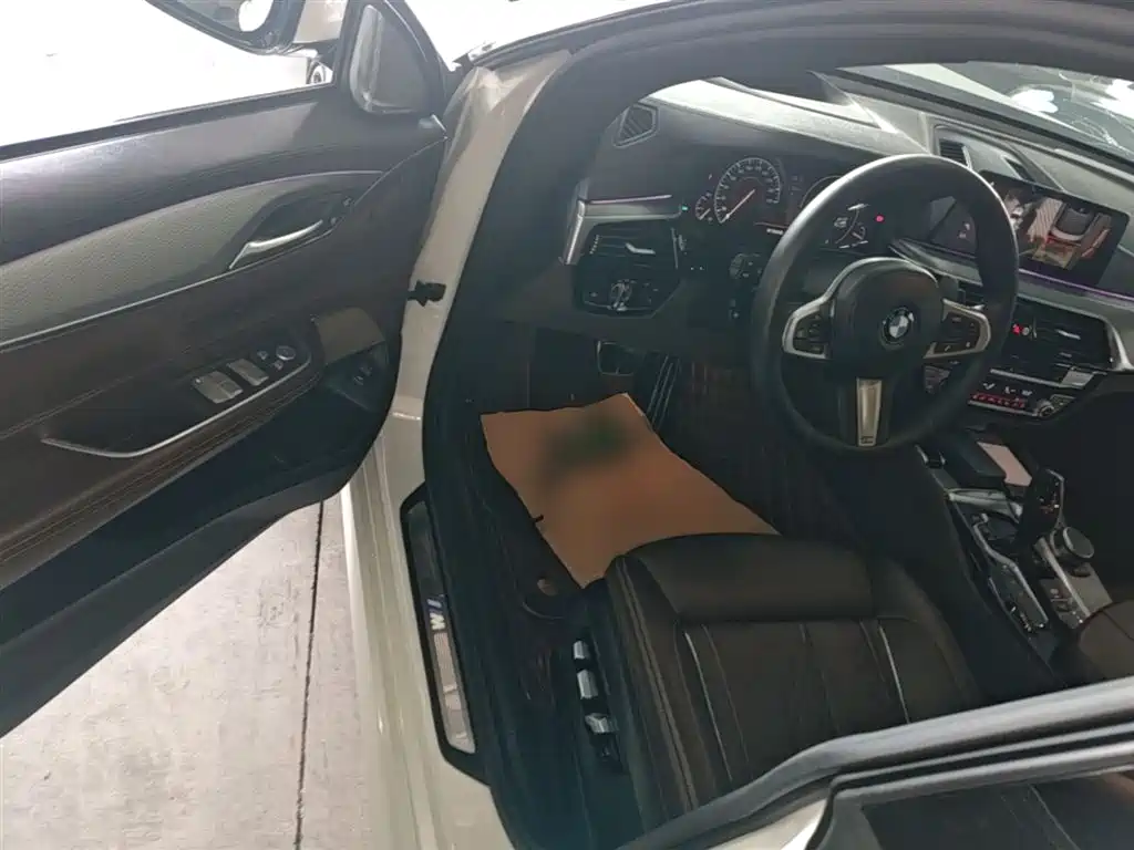 BMW 6 Series GT 2019 630i M Sport Grand Tourer Edition фото 16