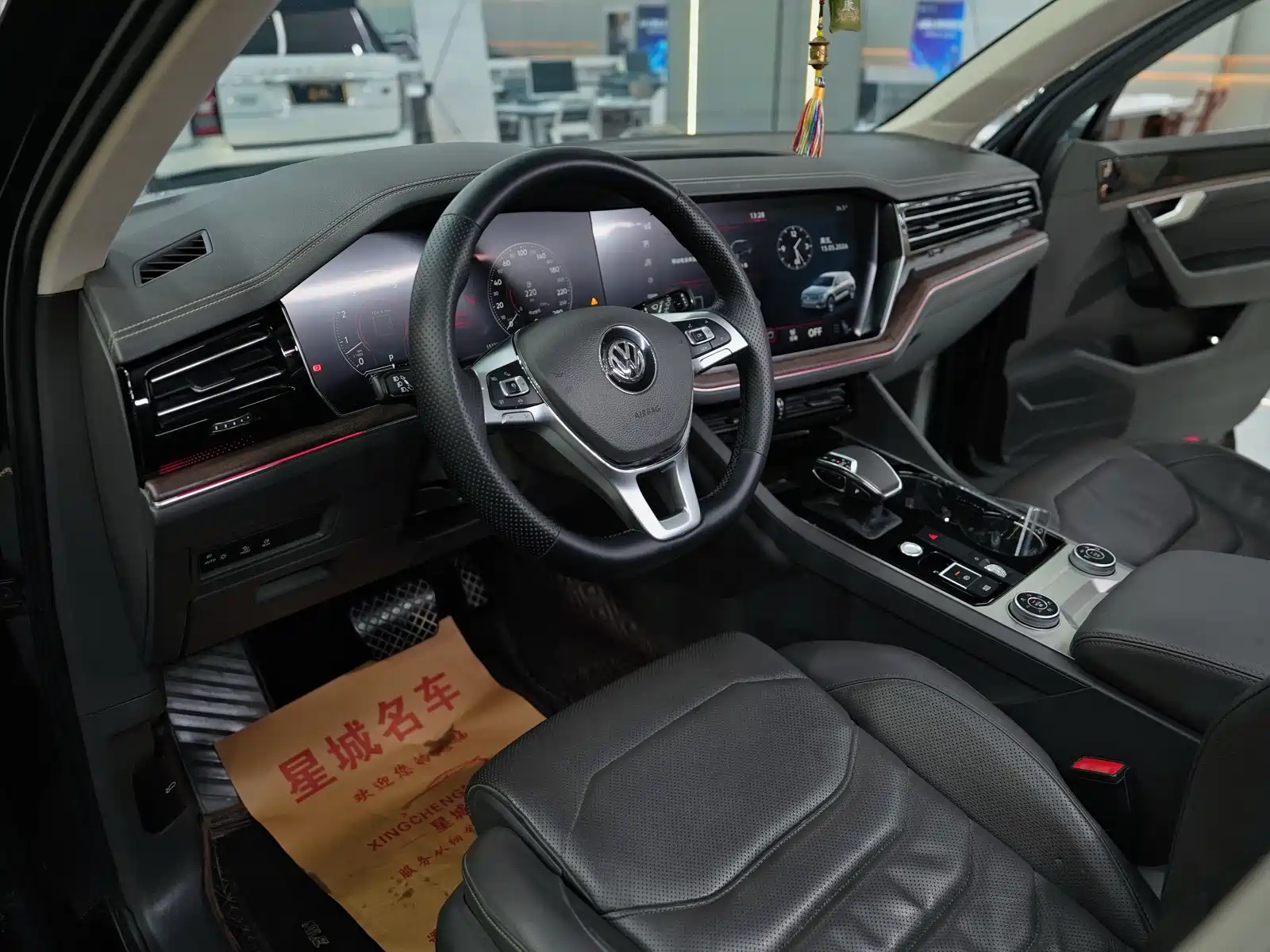 Фото 9 - Volkswagen Touareg