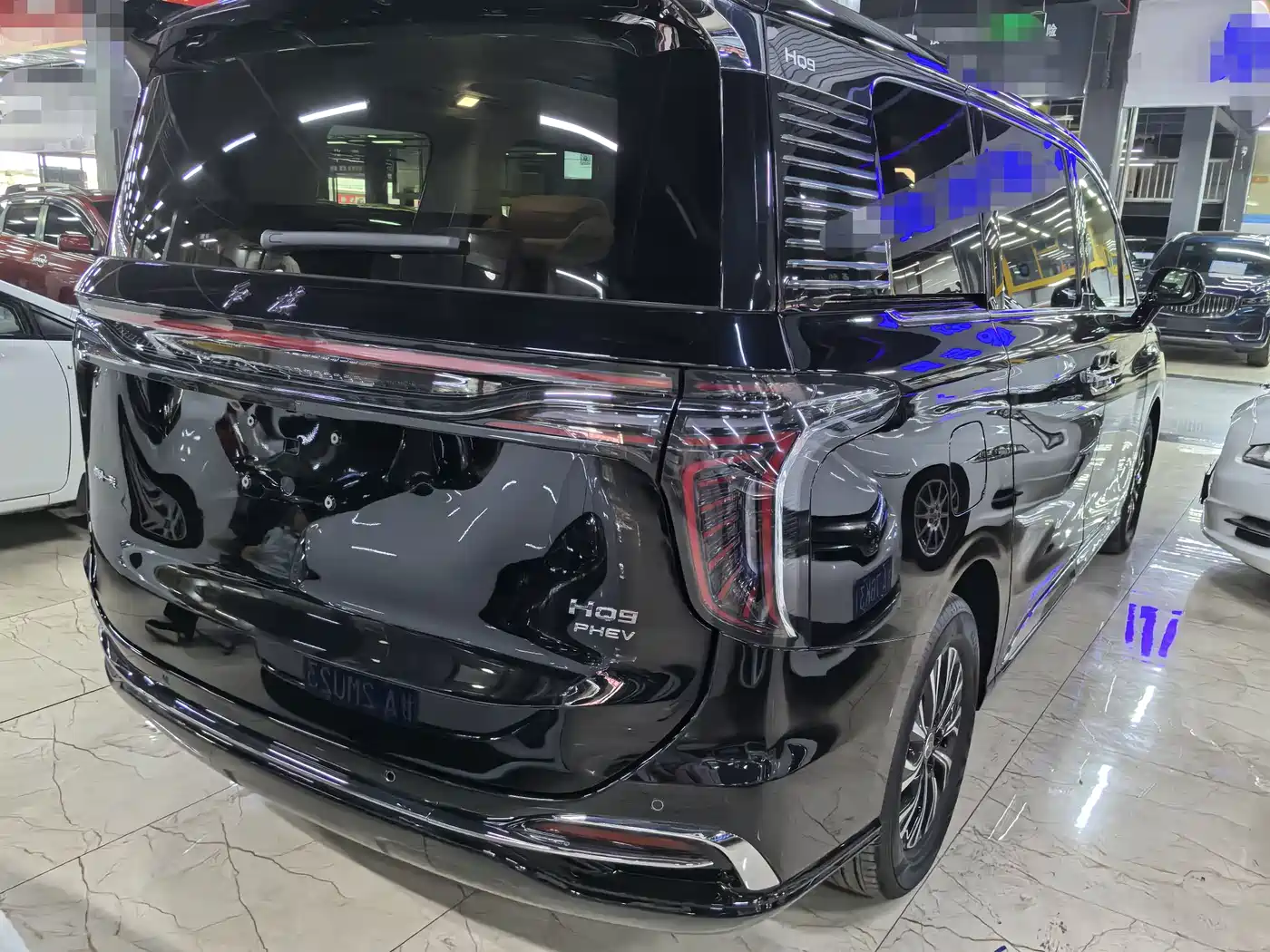 Hongqi HQ9 PHEV 2024 Model 2.0T AWD Business Edition фото 6