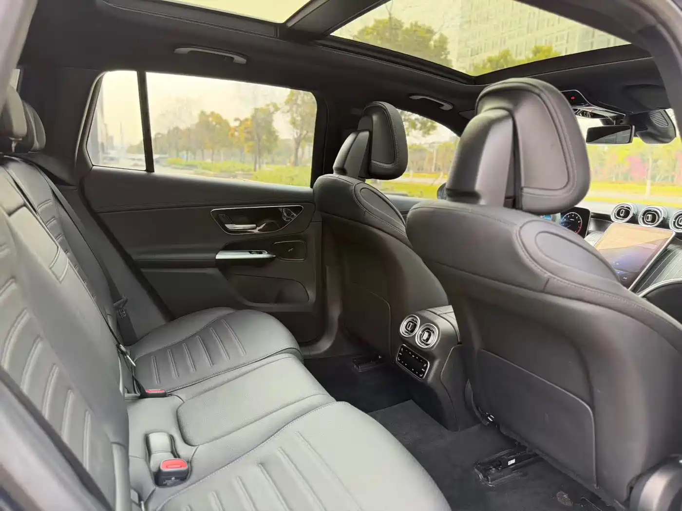 Mercedes-Benz GLC 2024 GLC 260 L 4MATIC Luxury 5-seater фото 8