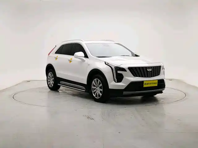 CADILLAC XT4