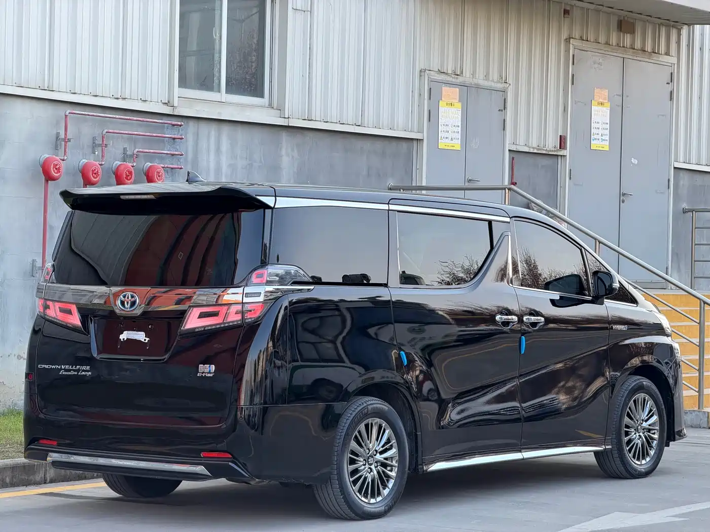 Toyota Vellfire 2021 Crown Hybrid 2.5L HV Supreme Edition фото 11