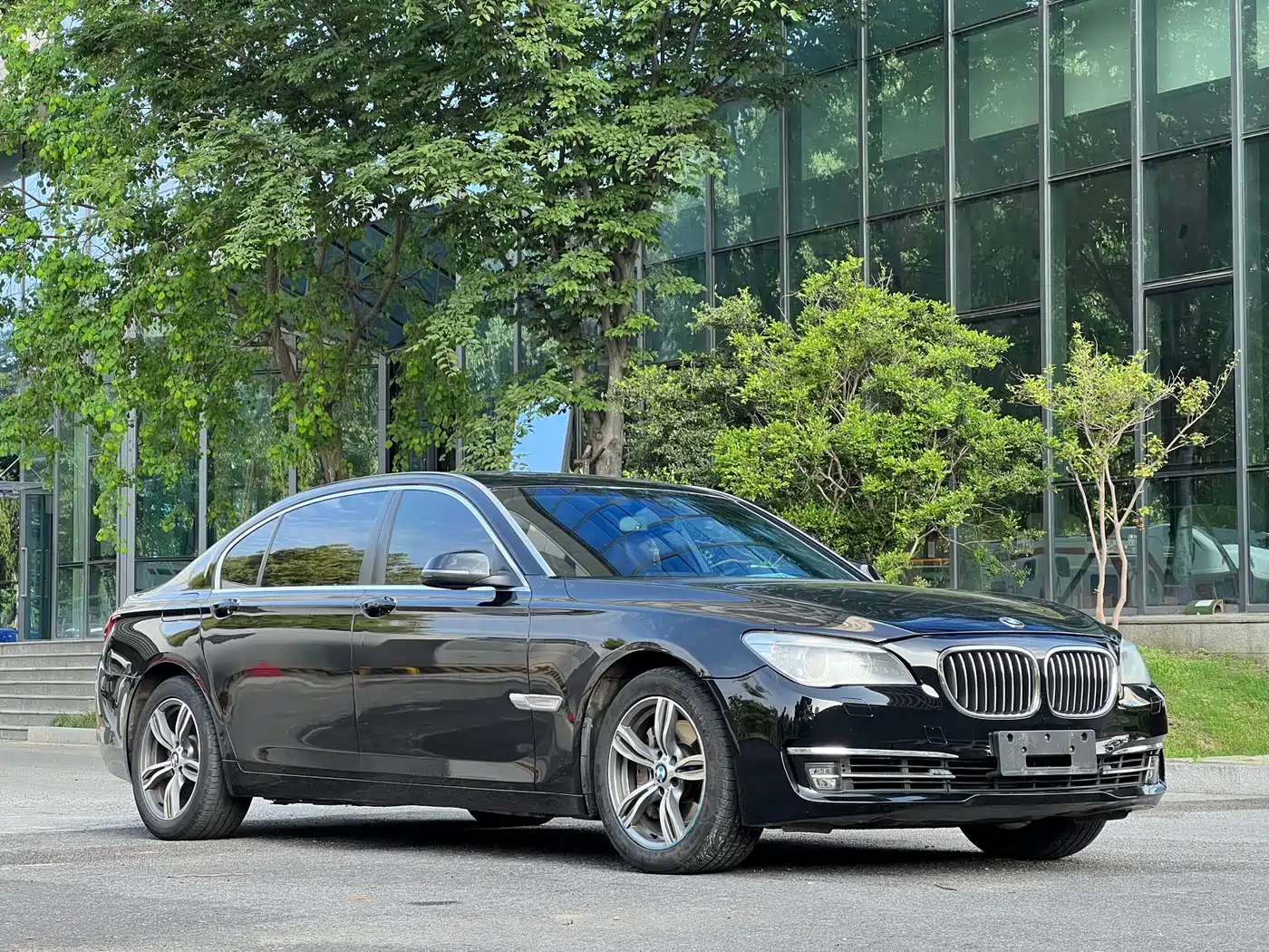BMW 7 Series 2013 Model 730Li Luxury фото 3