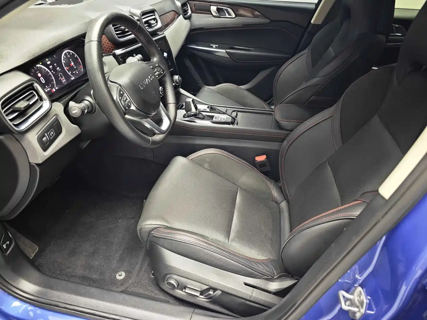 Lynk & Co 02 2019 High Energy Edition 2.0T Auto 2WD Pro Version China VI фото 4