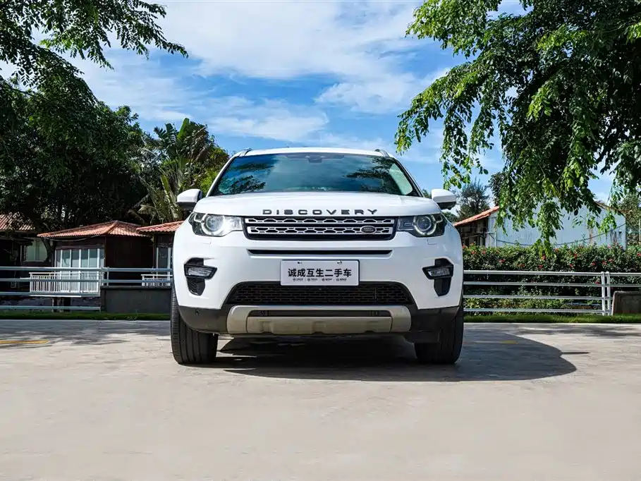 Land Rover Discovery Sport 2017 2.0T HSE фото 2