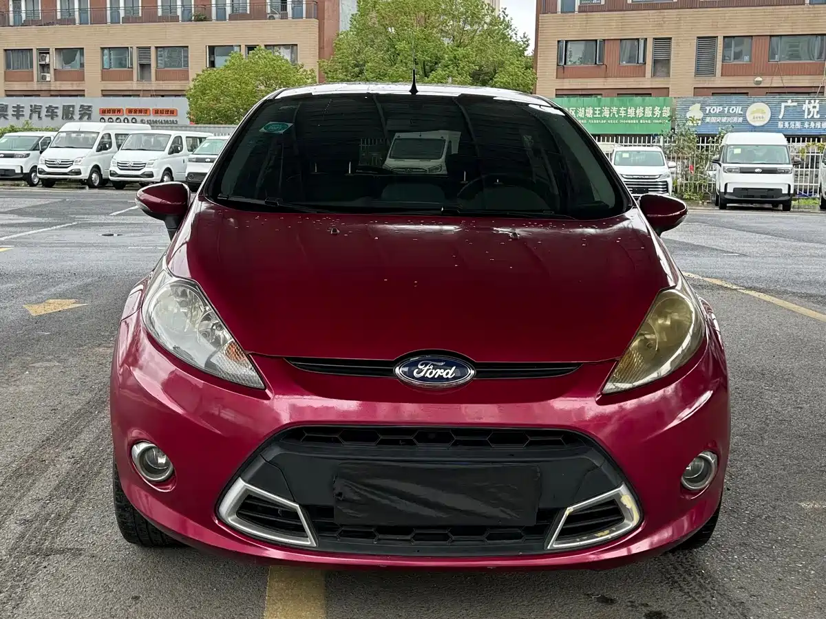 Photo 2 - Ford Fiesta