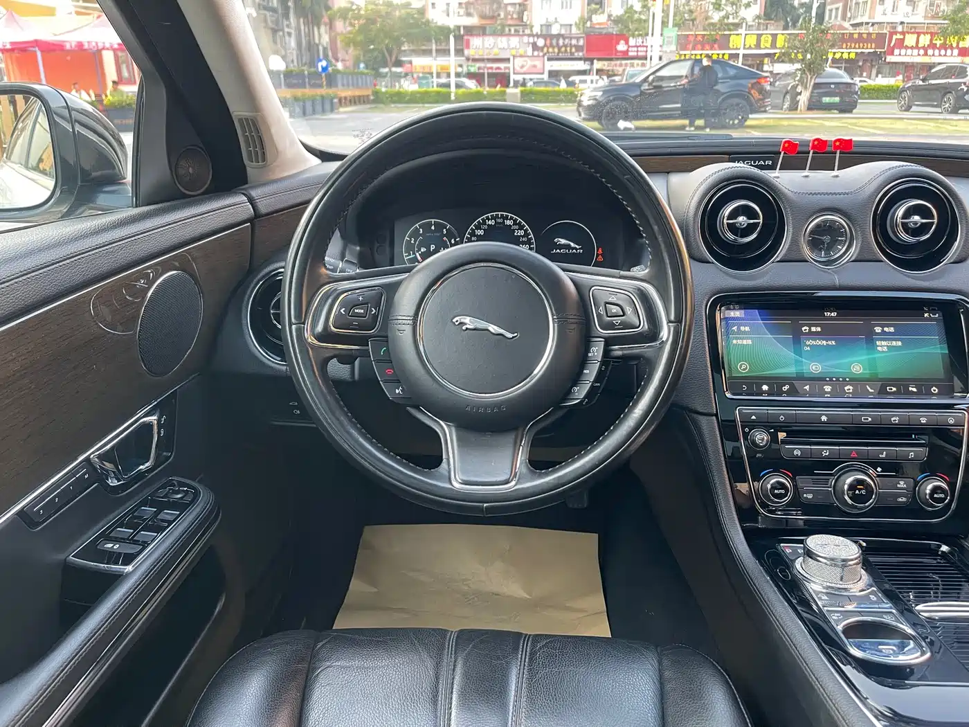 JAGUAR XJ