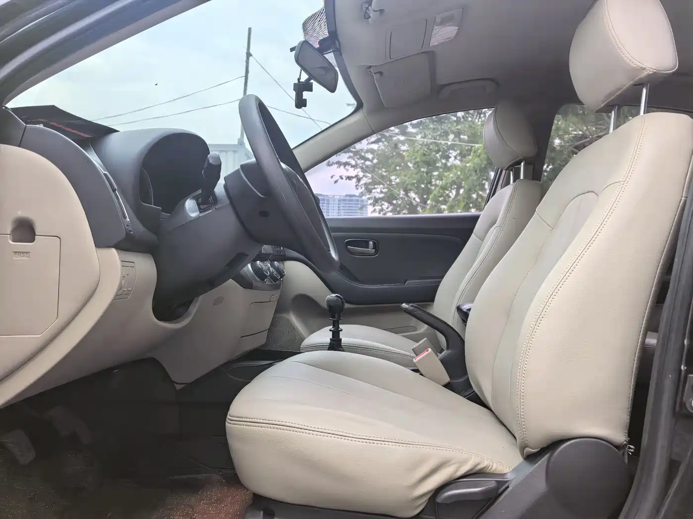 Hyundai Elantra 2011 1.6L Manual Comfort фото 18