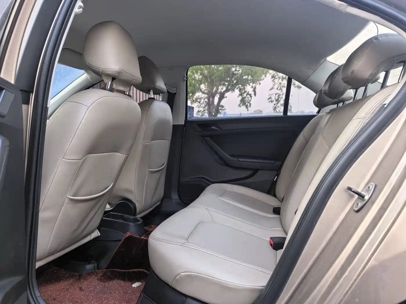 Volkswagen Jetta 2013 1.6L Automatic Comfort фото 4