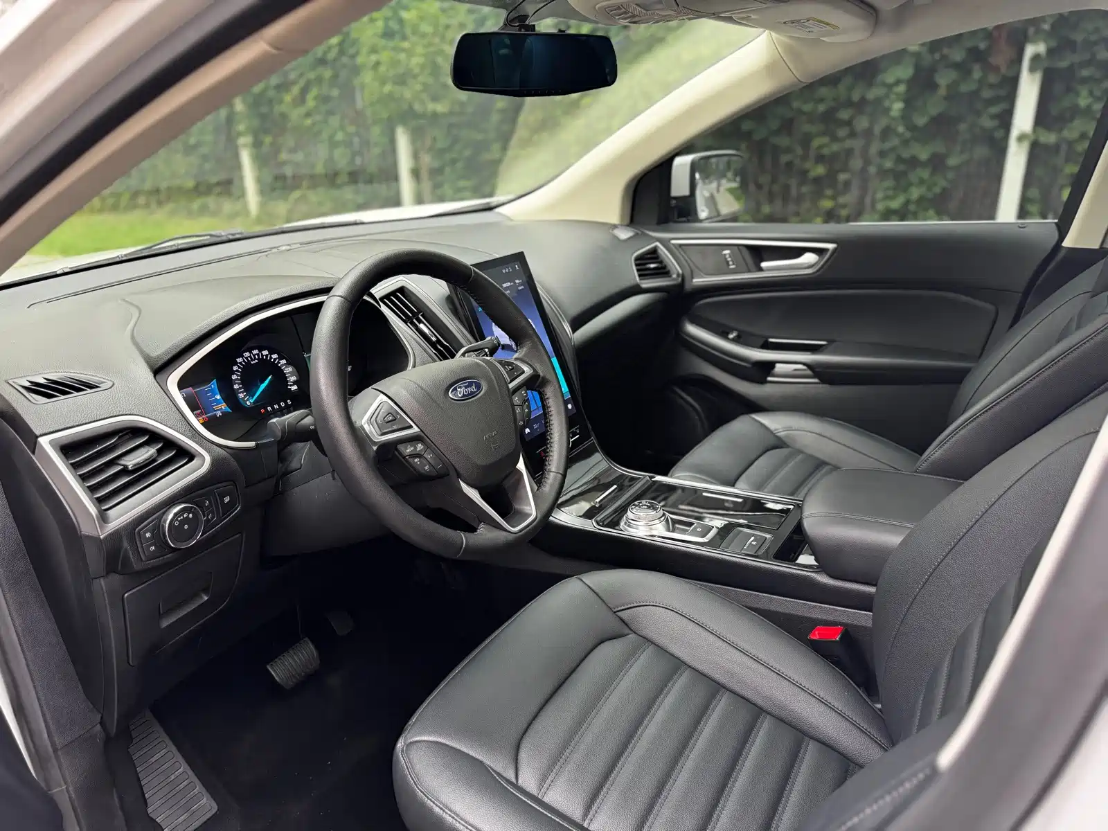Фото 17 - Ford Edge