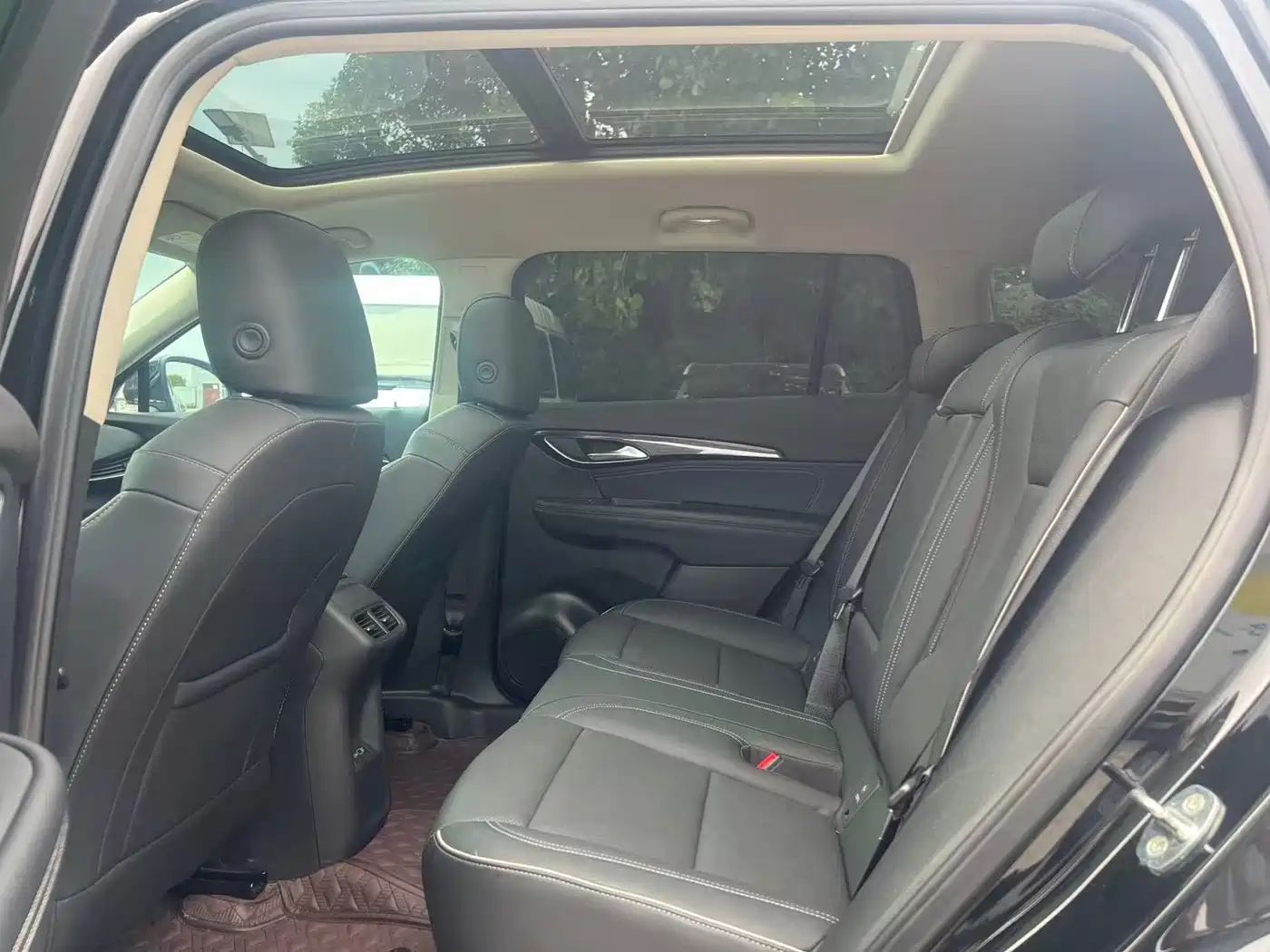 Photo 7 - Buick Envision Plus