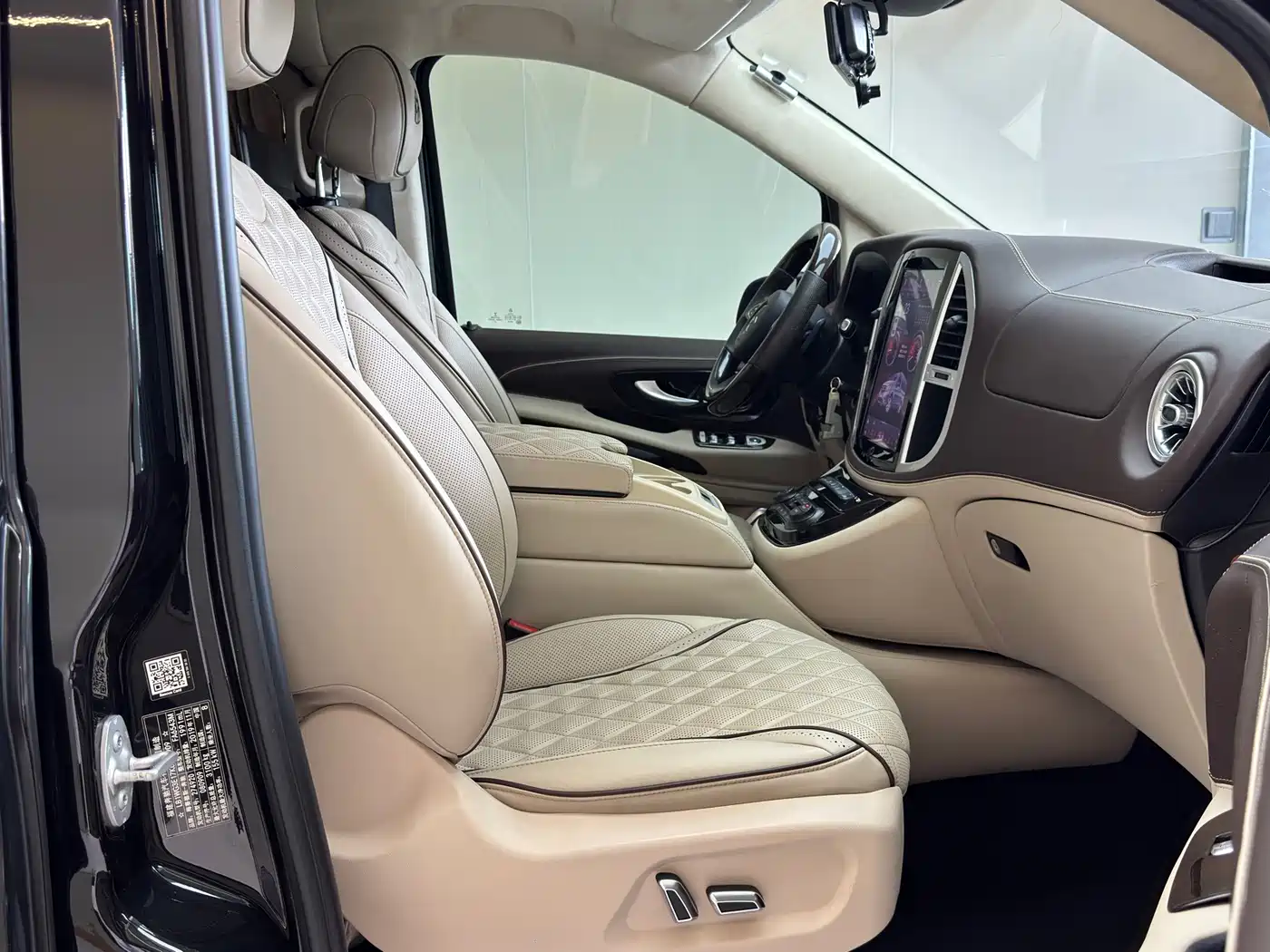 Photo 23 - Mercedes-Benz Vito