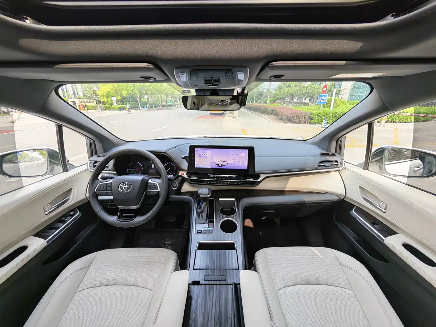 TOYOTA SIENNA