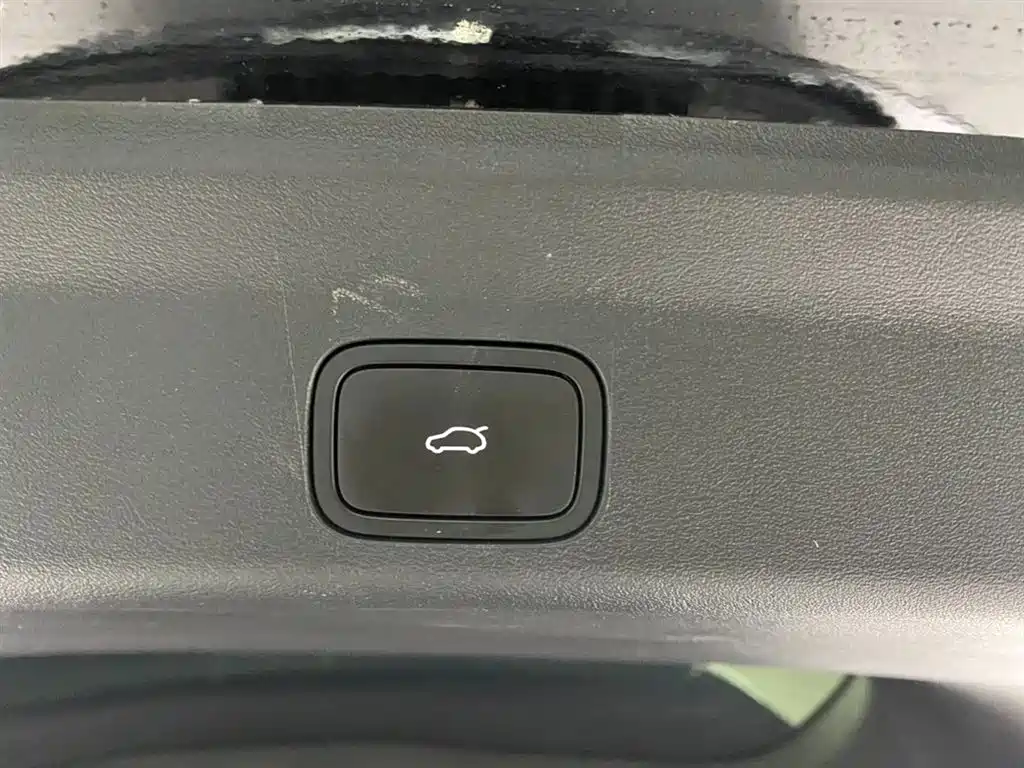 AITO Wenjie AITO M8 2025 Model Extended Range Max+ Edition 53.4kWh 6-Seater фото 30