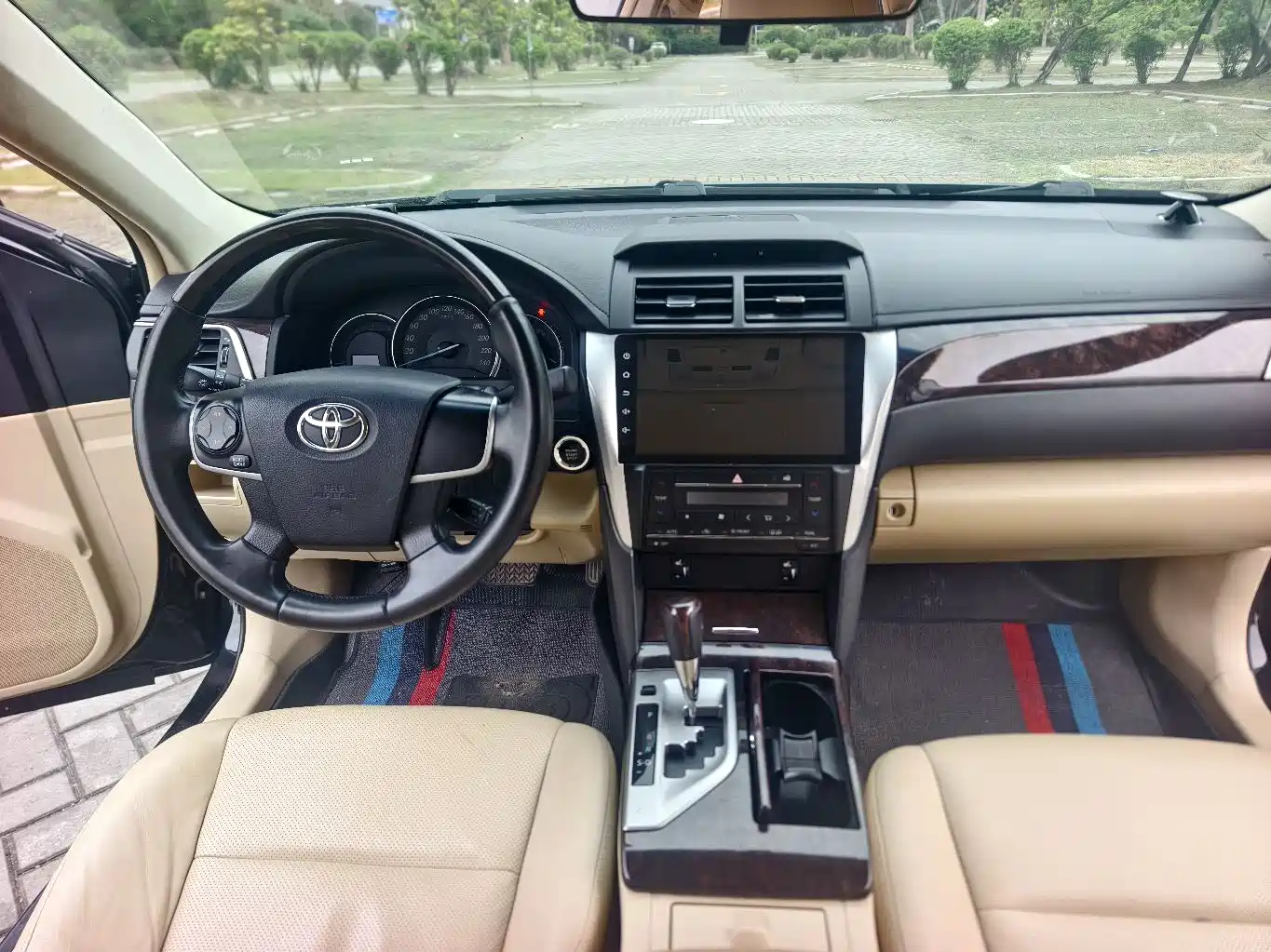 Toyota Camry 2015 2.0G Leading Edition фото 15