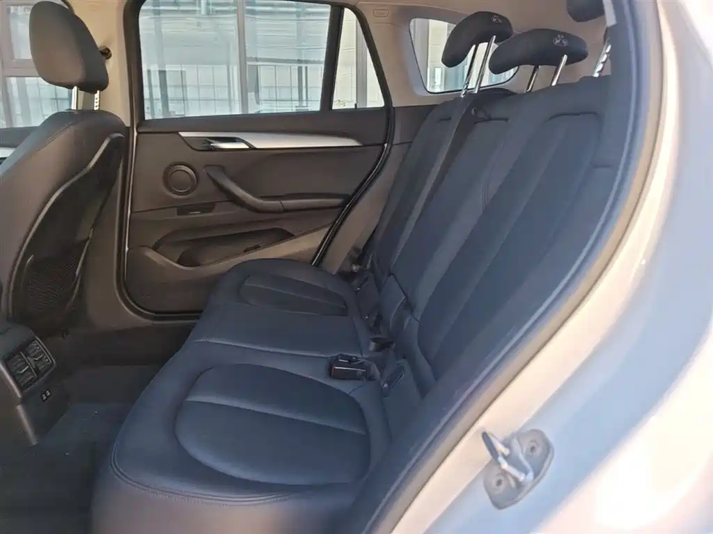 BMW X1 2019 sDrive18Li Fashion Model фото 17
