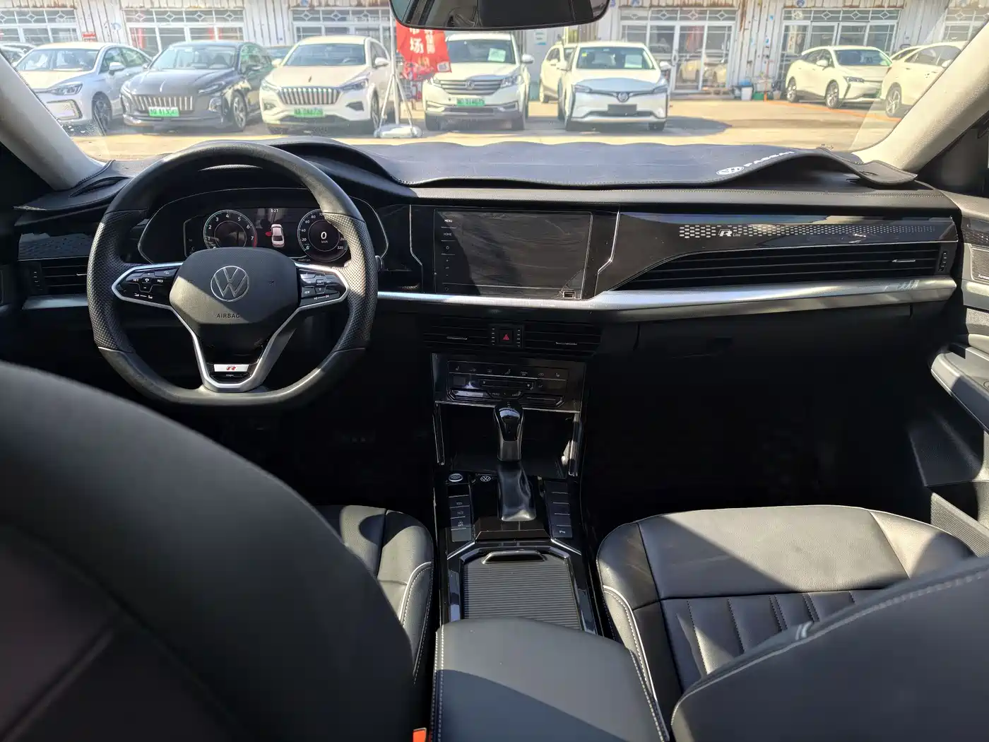 Volkswagen Passat 2023 330TSI Elite Edition фото 10