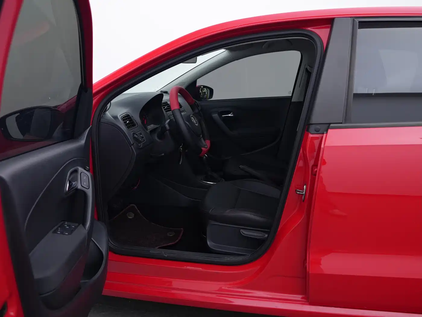 Volkswagen Polo 2016 1.4L Automatic Trend фото 15