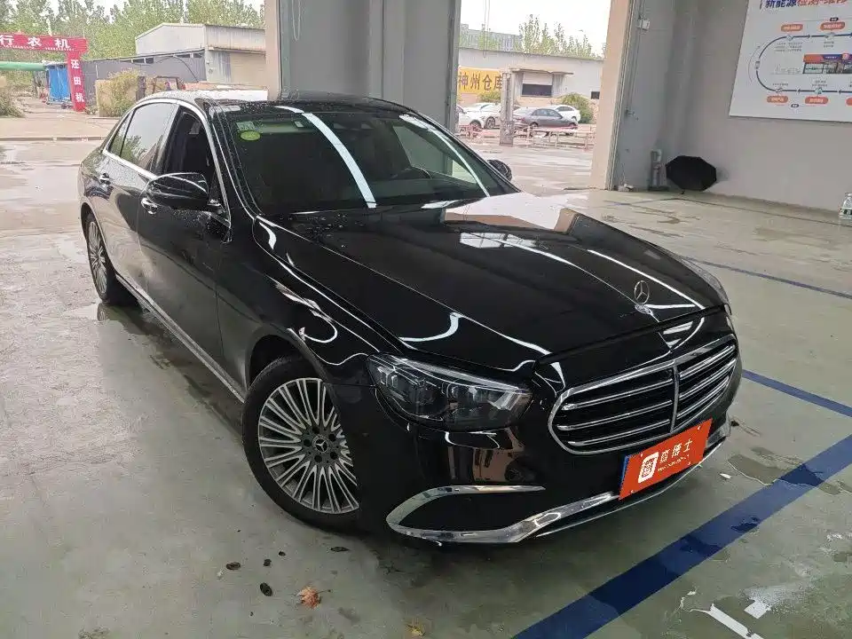 Фото 2 - Mercedes-Benz E-Class