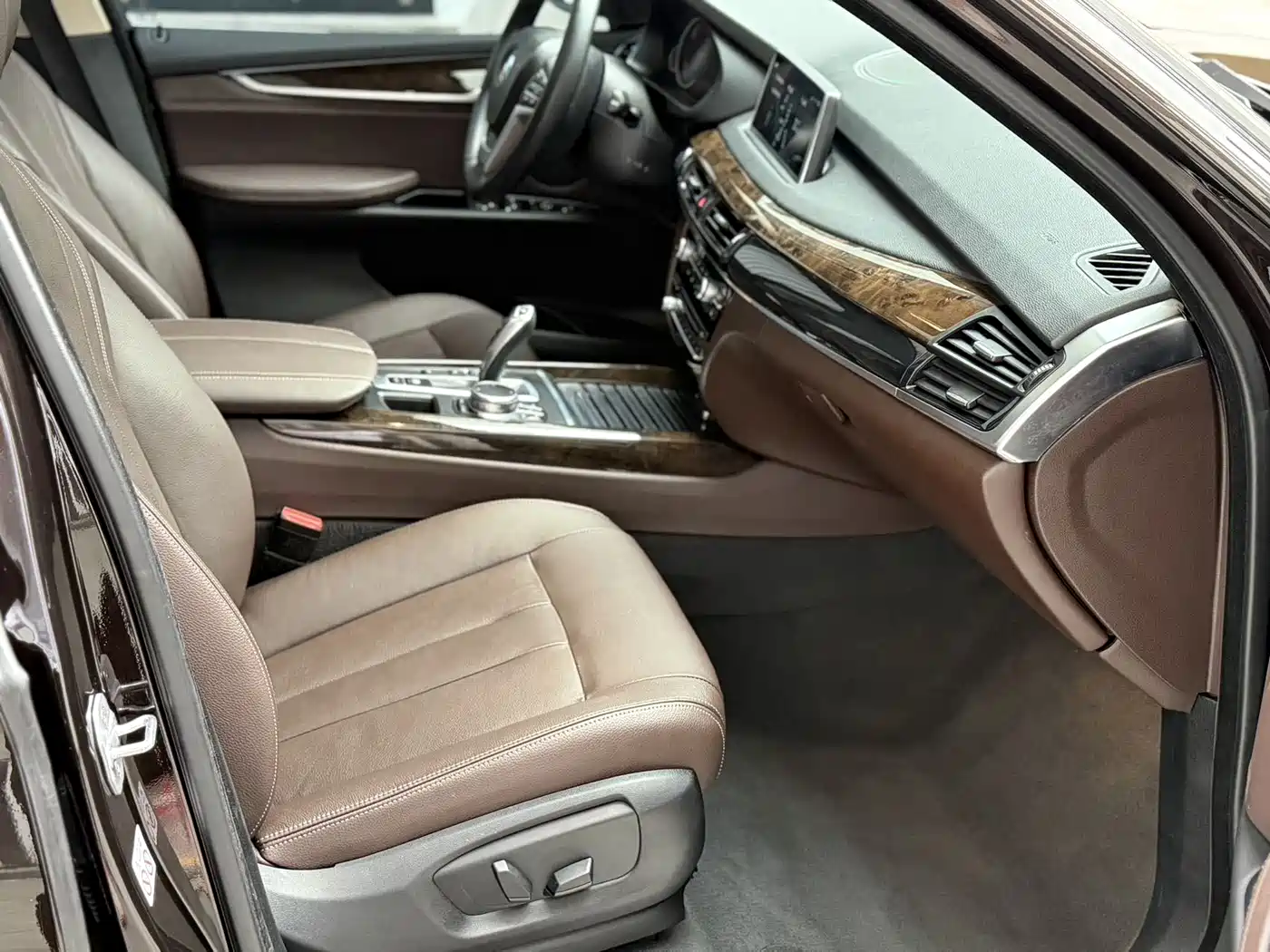BMW X5 (Import) 2017 xDrive28i фото 9