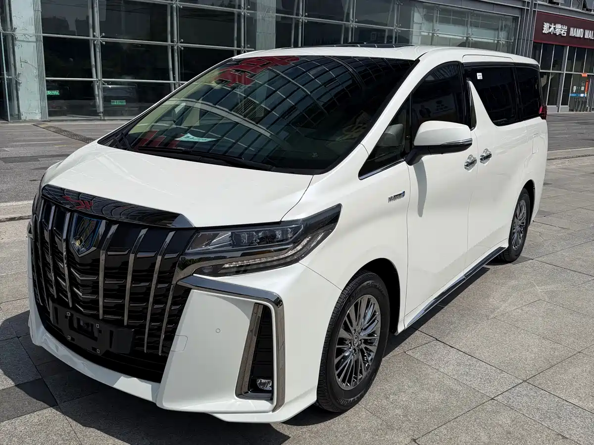 Toyota Alphard 2023 Dual Hybrid 2.5L Ultimate Gold Edition фото 3