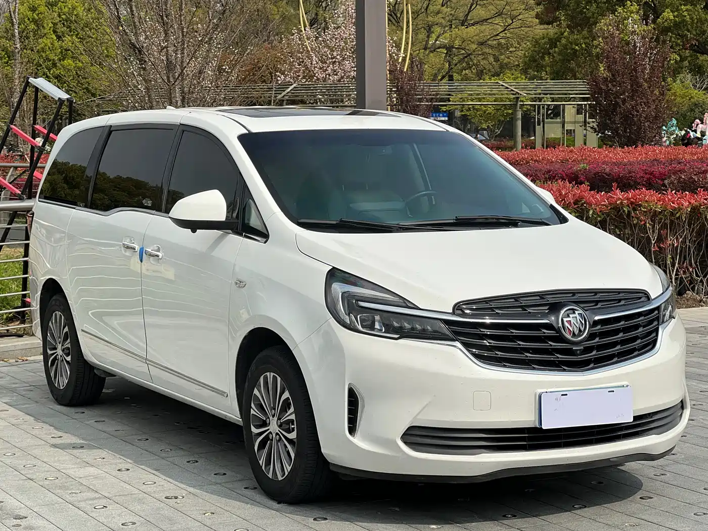 Buick GL8 2020 Model Land Business Class 652T Luxury фото 3