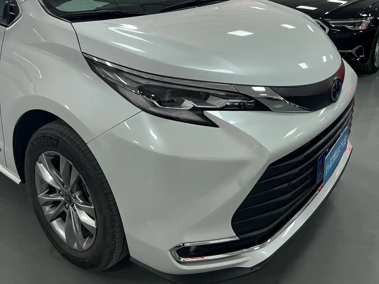 Toyota Sienna 2023 2.5L Hybrid Comfort Edition фото 4