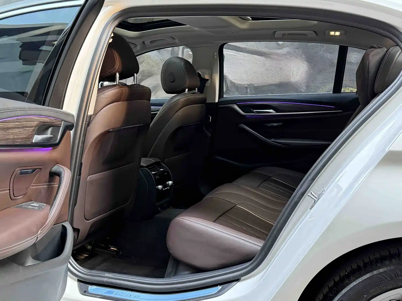 BMW 5 Series New Energy 2019 530Le Luxury Package фото 8