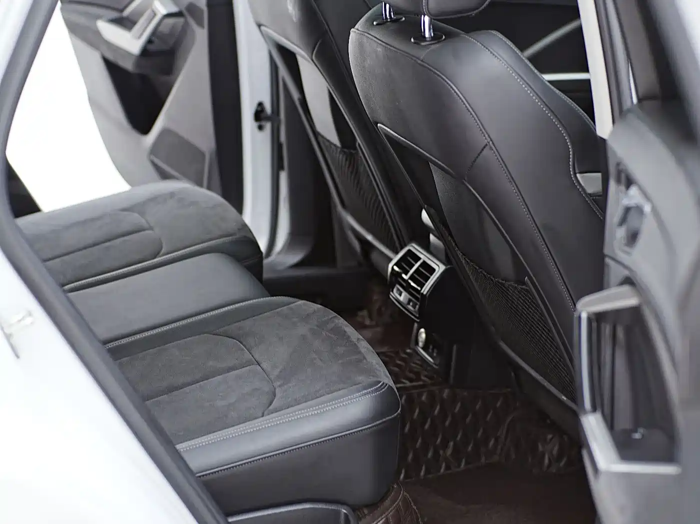 Audi Q3 2022 35 TFSI Fashion Dynamic фото 28