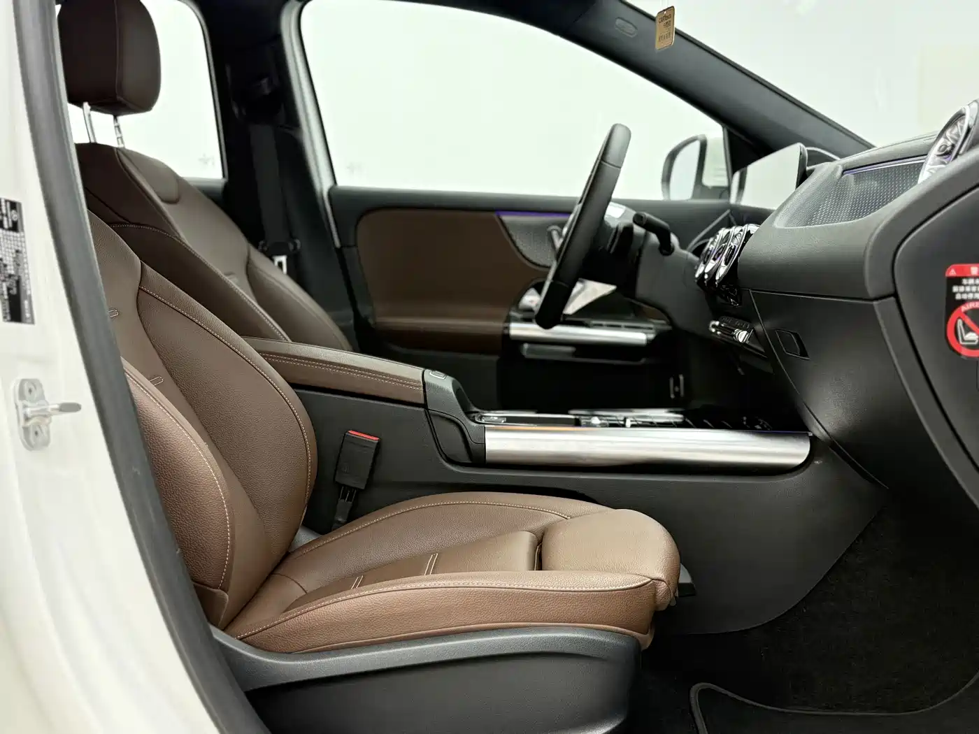 Photo 16 - Mercedes-Benz EQA