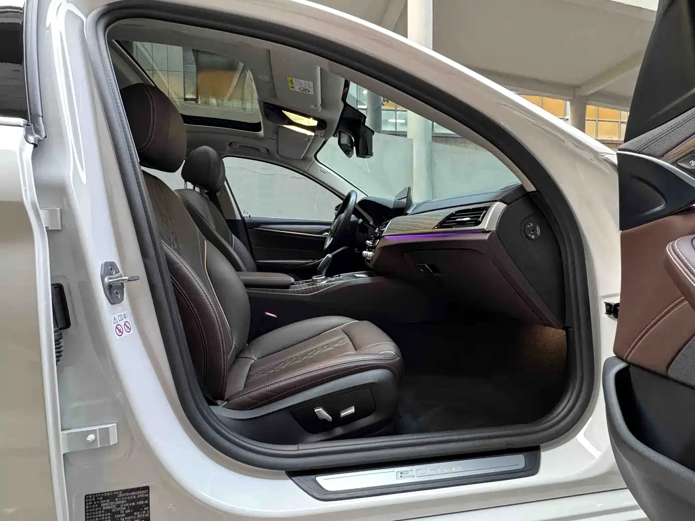 BMW 5 Series New Energy 2019 530Le Luxury Package фото 9