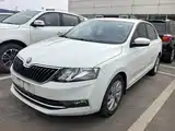 Photo 1 - Škoda Rapid