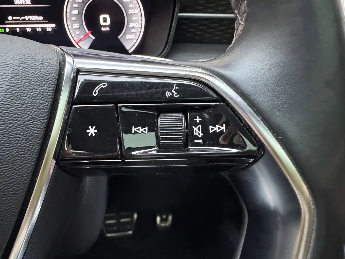 Audi Q6 2023 2023 40 TFSI quattro Cloud View Light Yulin Package