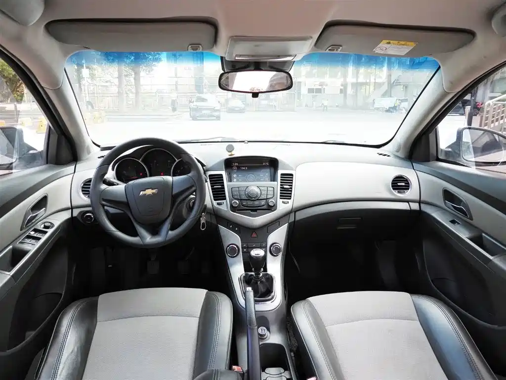 Chevrolet Cruze 2013 1.6L SL MT фото 10