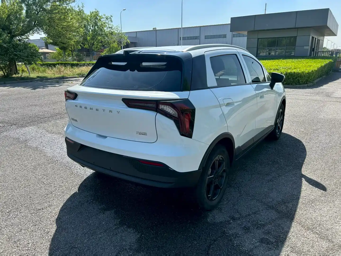 Фото 3 - Geely Geometry E Firefly