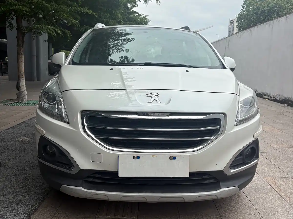 Peugeot 3008 2015 2.0L Automatic Classic Edition фото 2