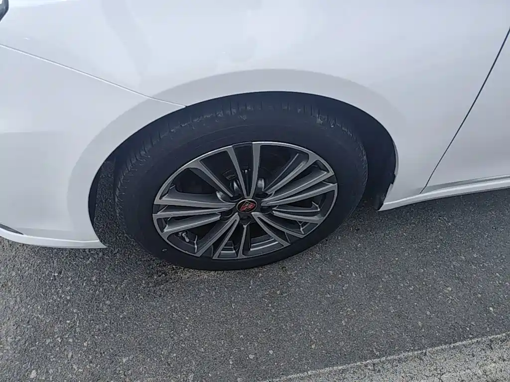 Roewe i6 2022 2020 PLUS 1.6L CVT 4G Connected Glory Flagship Edition