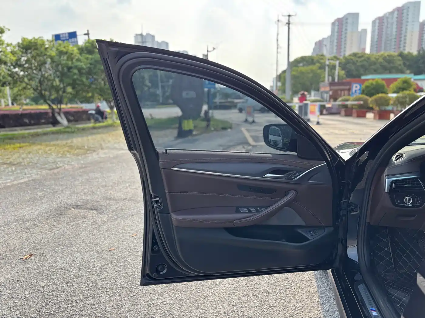 BMW 5 Series 2022 530Li Executive M Sport Package фото 10