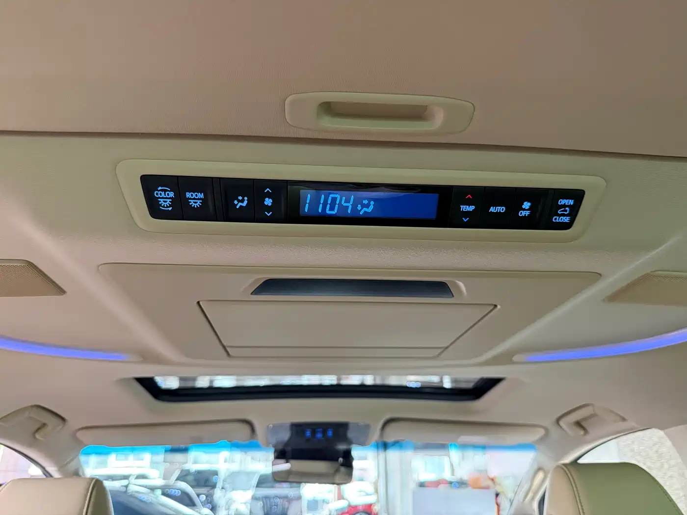 Toyota Vellfire 2019 Hybrid 2.5L HV Premium Edition фото 12