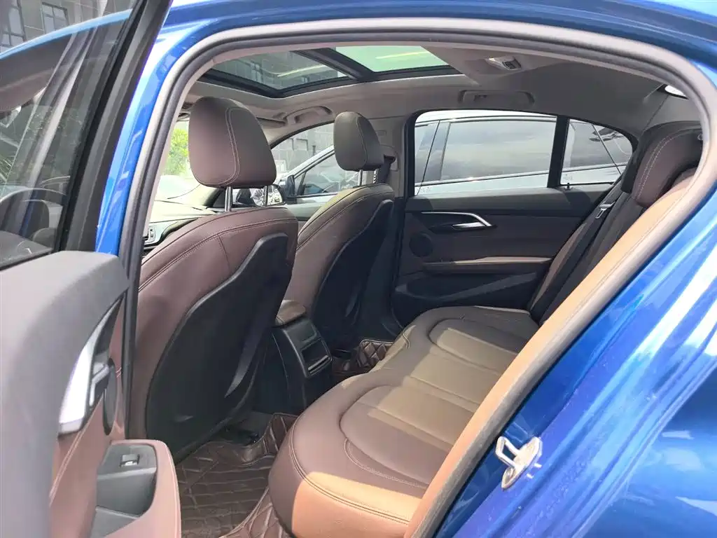 BMW 1 Series 2019 118i M Sport Package фото 9