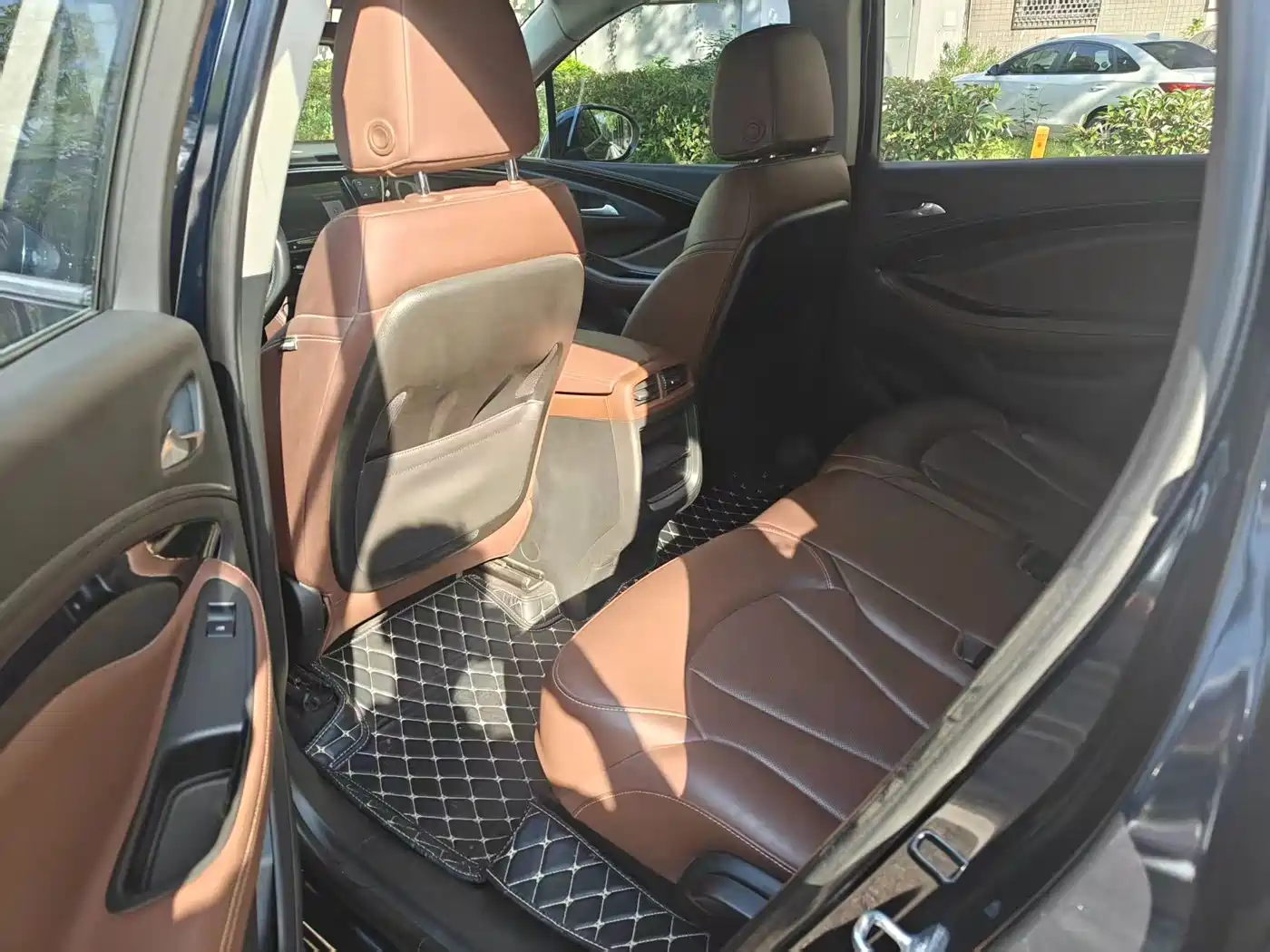 Фото 6 - Buick Envision Plus