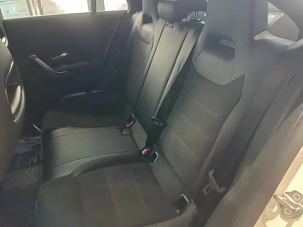 Mercedes-Benz CLA (Import) 2021 CLA 200 фото 17