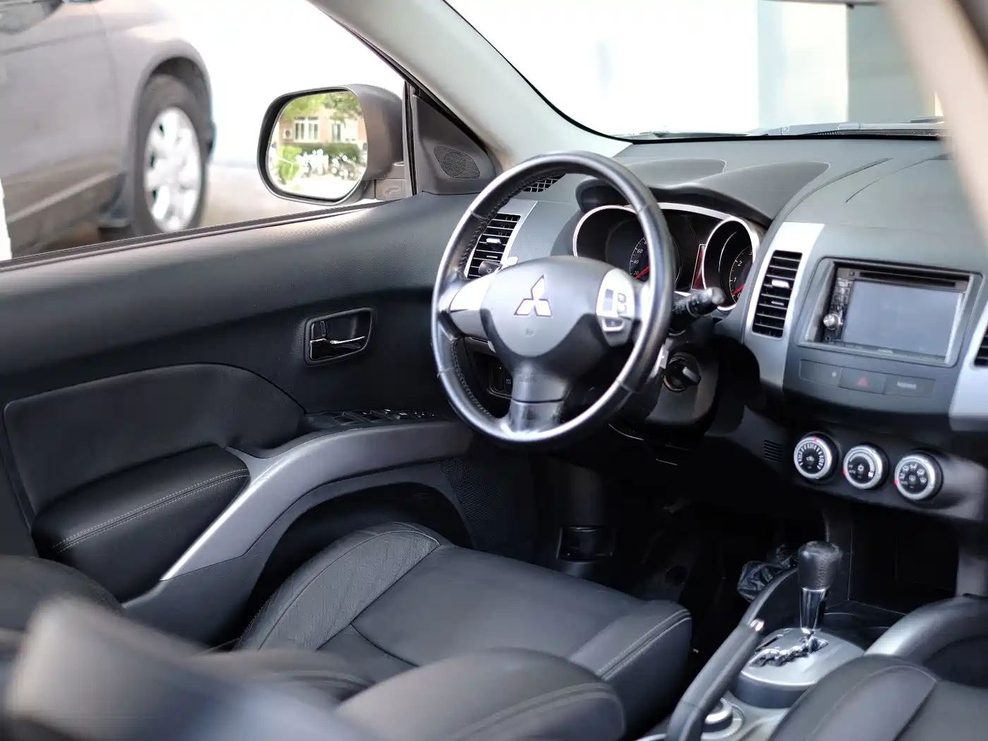 Mitsubishi Outlander (Import) 2009 2009 3.0 Luxury