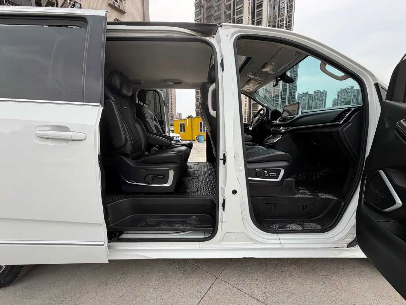 SAIC Maxus Maxus G20 2021 PLUS 2.0T Diesel Automatic Luxury Edition фото 6