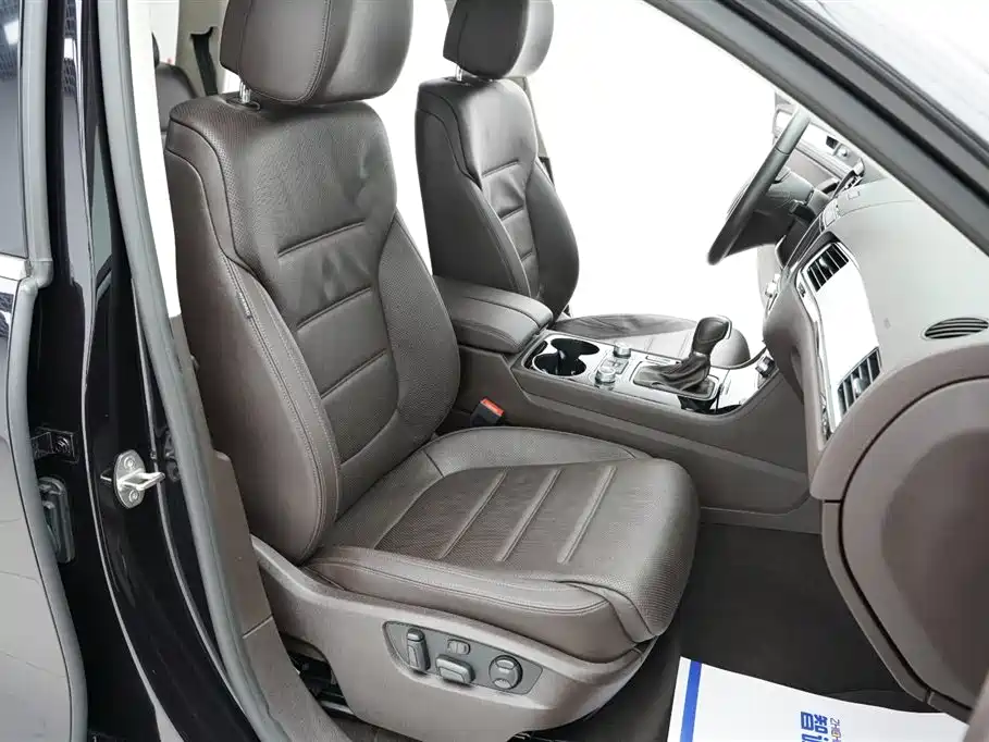 Volkswagen Touareg 2017 3.0TSI Explorer Edition фото 30