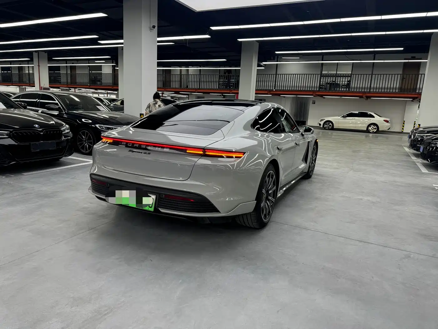 Porsche Taycan 2019 Taycan 4S фото 16