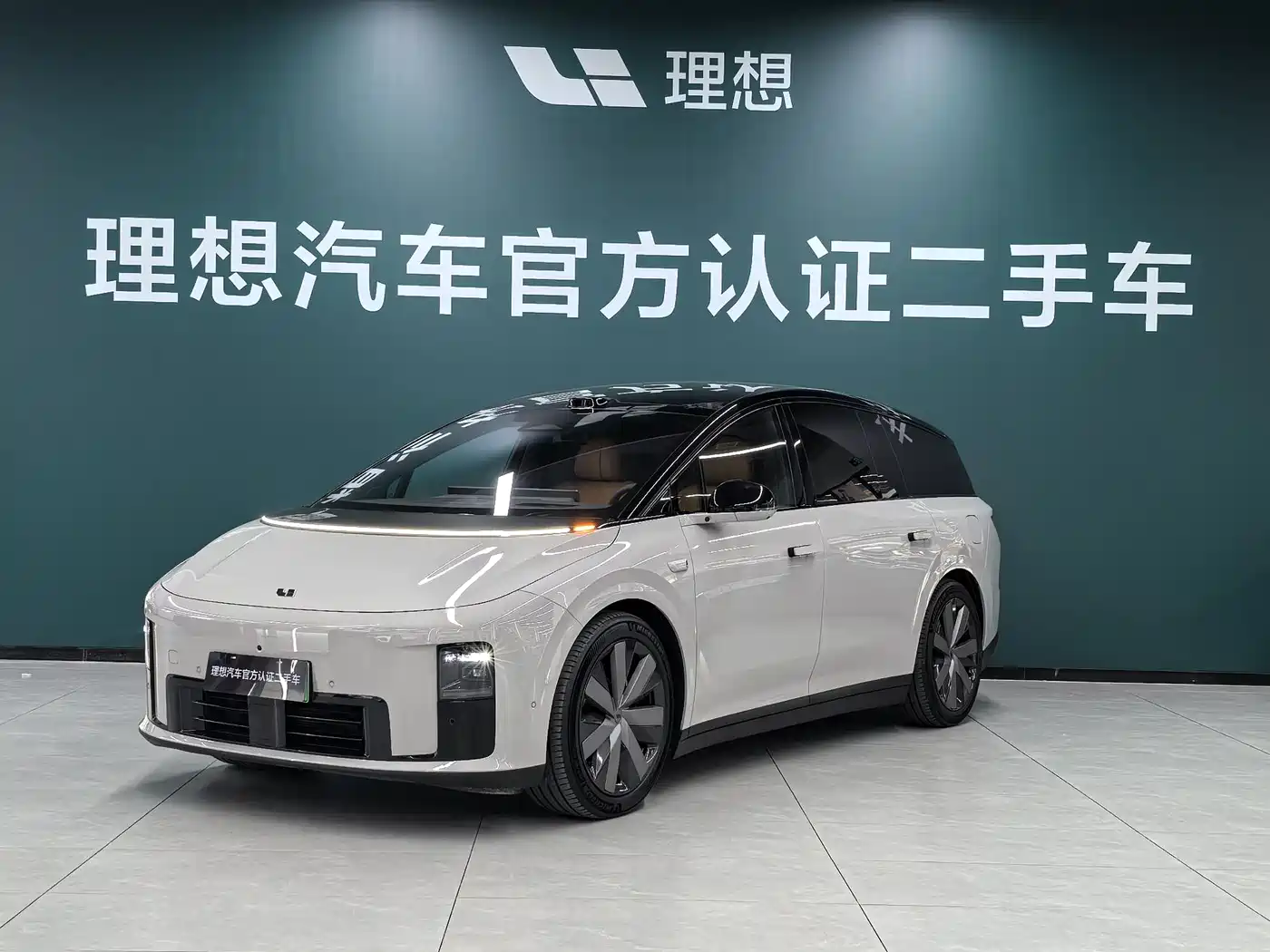 Li Auto Li i8 2025 Standard Edition