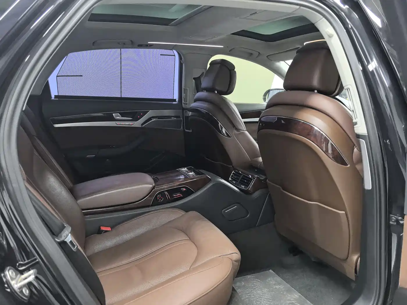 Audi A8 2011 A8L 3.0 TFSI quattro Luxury (213kW) фото 7