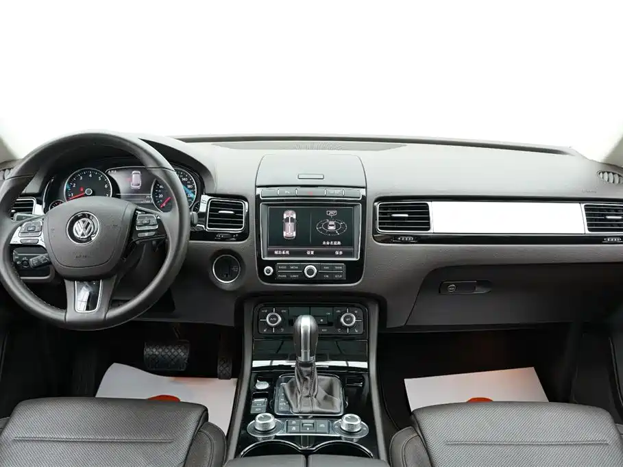 Volkswagen Touareg 2017 3.0TSI Explorer Edition фото 12